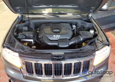 2013 Jeep Grand Cherokee Laredo из США, поврежденный, VIN 1C4RJFAG7DC583920